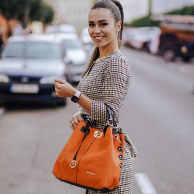 Geantă + CADOU - Set geanta cu portofel de femei piele eco portocalie accesoriu metalic manere negre BSSET2202011