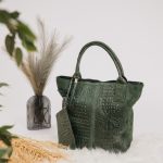 4. Cadouri de Crăciun pentru mama- geanta mare, verde