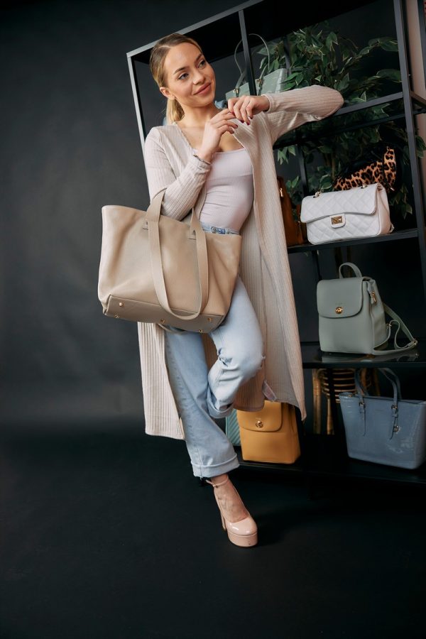 Geanta dama Shopper din piele naturala texturata bej de umar Laura Biaggi BS54124SH2303059 6