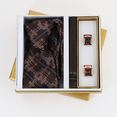 Pachet cadou pentru bărbați - Cravată Maro, Batistă și Butoni în Cutie Aurie BSsetCR2310923