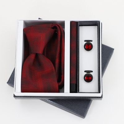 Pachet cadou pentru bărbați - Cravată Vișinie, Batistă și Butoni în Cutie Neagră BSsetCR2310902