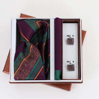 Pachet cadou pentru bărbați - Cravată Violet, Batistă și Butoni în Cutie Maro BSsetCR2310917