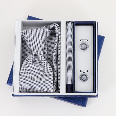 Pachet cadou pentru bărbați - Cravată Albă, Batistă și Butoni în Cutie Bleumarin BSsetCR2310916