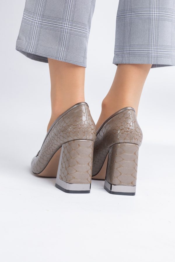 Pantofi Damă cu Toc Gros din Piele Ecologică texturată taupe BS25AY2402719 9