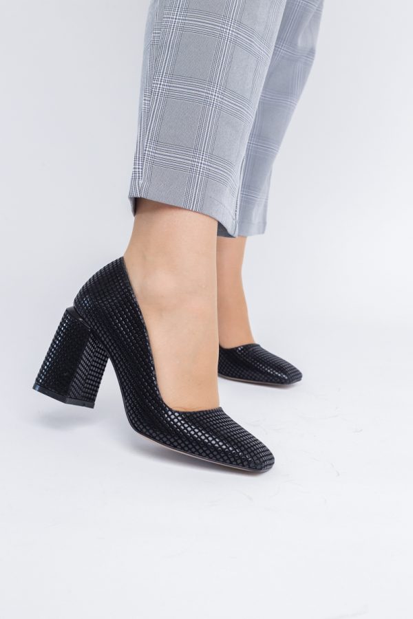 Pantofi Damă cu Toc Gros din Piele Ecologică texturată negru BS01AY2402760 5