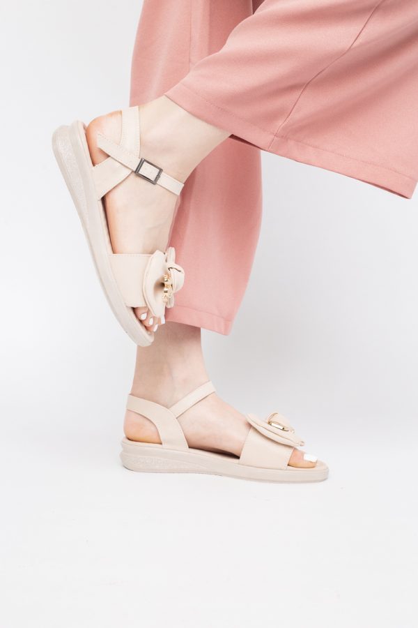 Sandale pentru femei cu fundiță din piele ecologică, culoarea bej (BS410SN2404191) 11