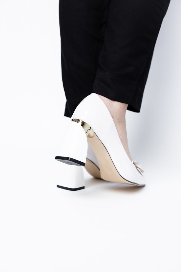 Pantofi pentru femei cu toc gros din piele ecologică în nuanța alb(BS300AY2404165) 175