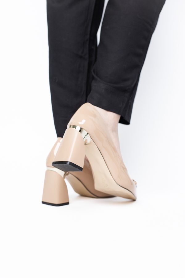 Pantofi pentru femei cu toc gros din piele ecologică în nuanța bej(BS300AY2404164) 175