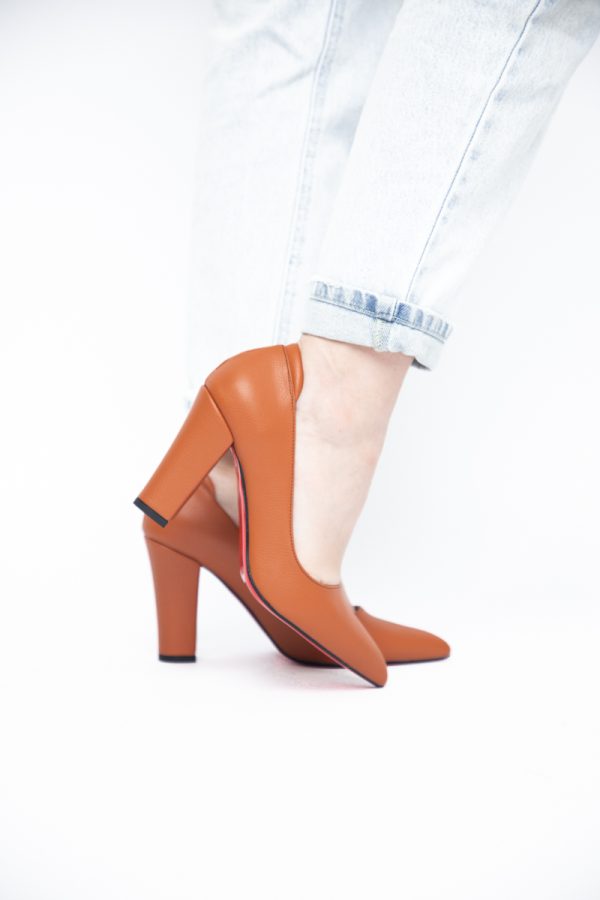 Pantofi pentru Femei cu Toc Gros Piele Ecologică Varf Ascutit culoare Maro - BS980AY2405426 173