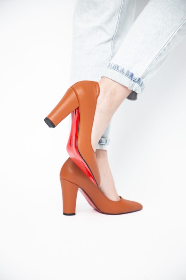 Pantofi pentru Femei cu Toc Gros Piele Ecologică Varf Ascutit culoare Maro - BS980AY2405426 175