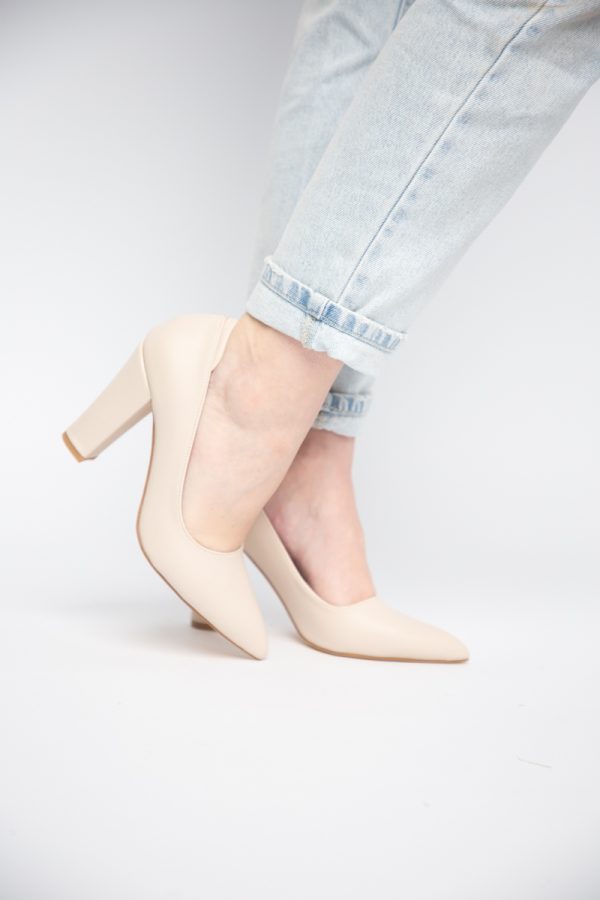 Pantofi pentru Femei cu Toc Gros Piele Ecologică Varf Ascutit culoare Bej - BS980AY2405423 177