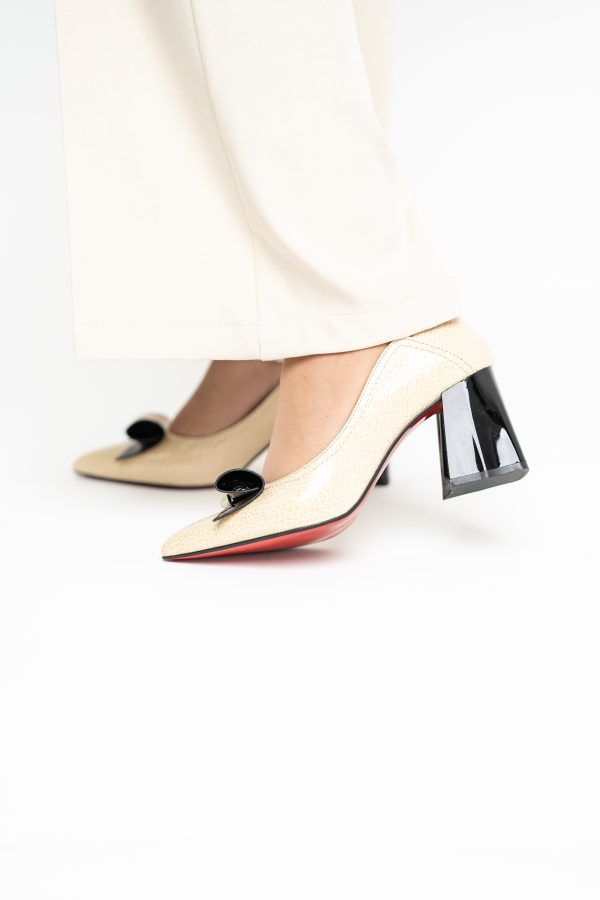 Pantofi Damă cu Toc Gros Crem ondulat din Piele Ecologică Nicoletta BS2010D2503237 123